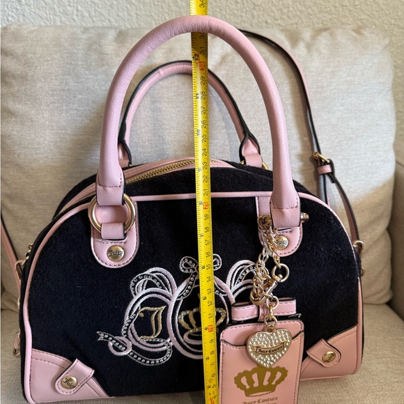 Beautiful JUICY COUTURE JUICY LOVERS CLUB BOWLER LIQUORICE PINK XBODY Bag - Picture 8 of 16